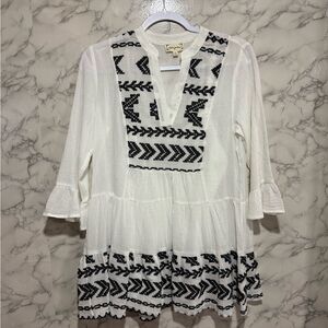 NEW Cloth & Portrait White and Black Embroidered Blouse Size S